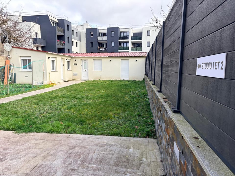 Studio 2 - Loc Conciergerie Apartment in Montigny-le-Bretonneux