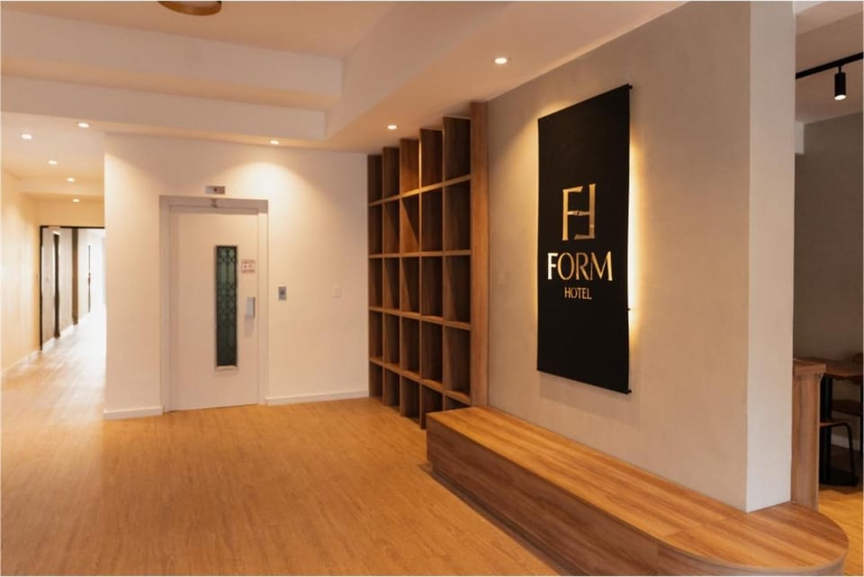 Lobby or reception, elevator
