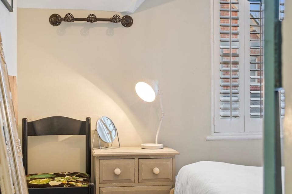 Maple Cottage - Pet friendly House in Henley-on-Thames