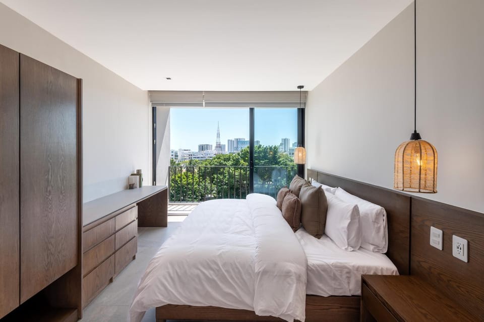 Bed, Balcony/Terrace, Bedroom, City view