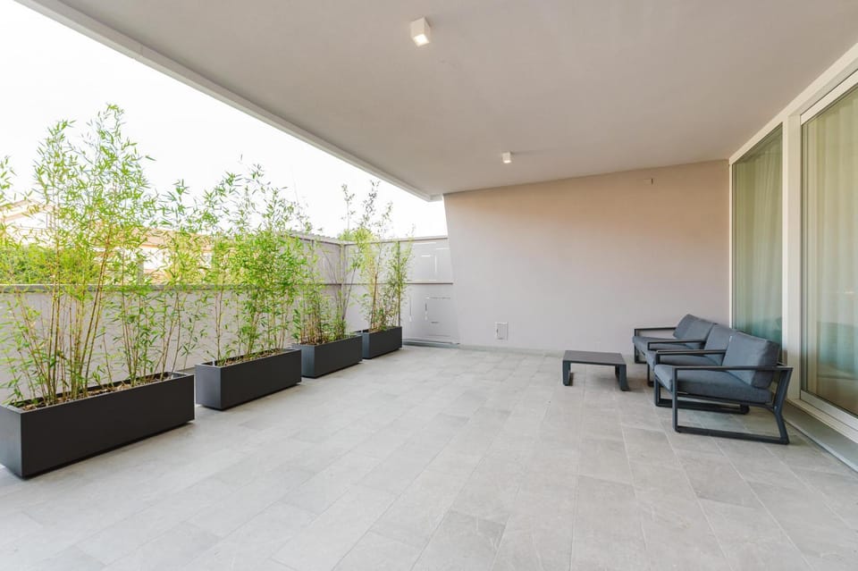 Property building, Balcony/Terrace