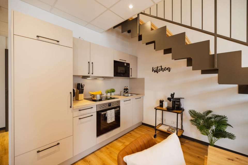 Kitchen or kitchenette, oven, pet friendly, stove