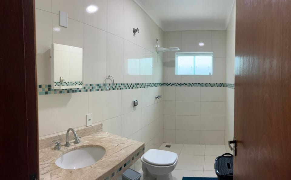 Casa individual com 3 quartos, ar-condicionado e garagem House in State of São Paulo
