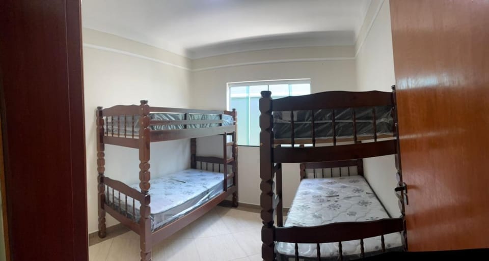 Casa individual com 3 quartos, ar-condicionado e garagem House in State of São Paulo