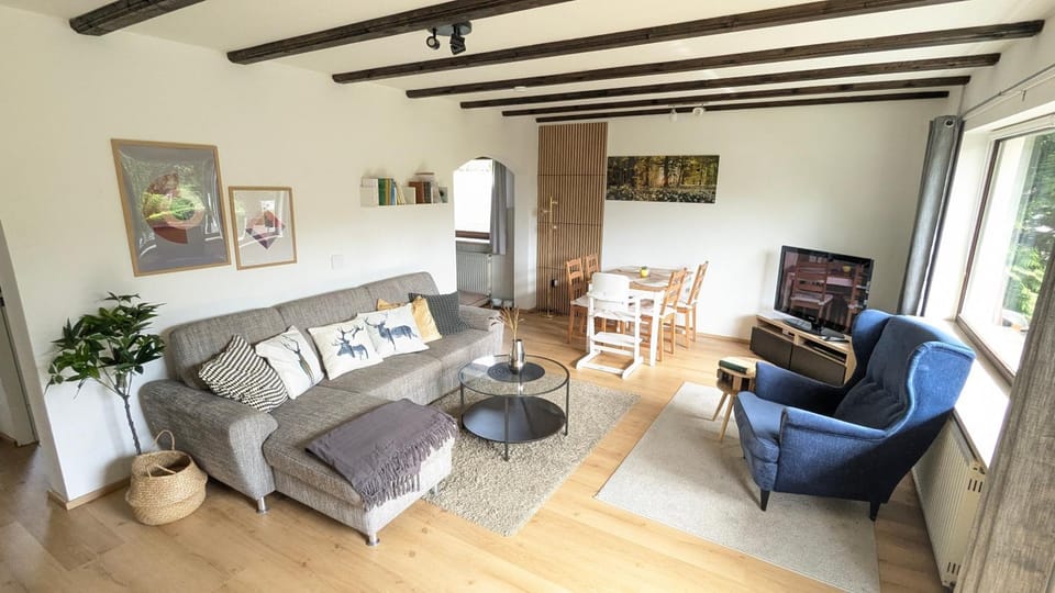 TV and multimedia, Living room, Seating area, Dining area, Evening entertainment