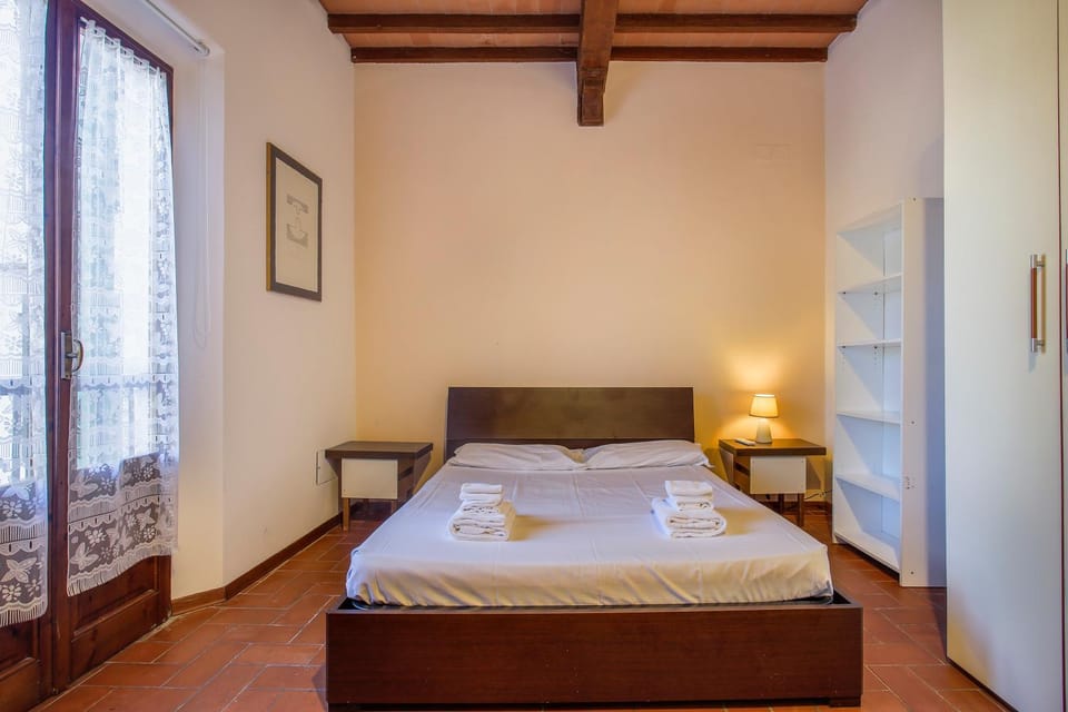 Bed, Bedroom, towels
