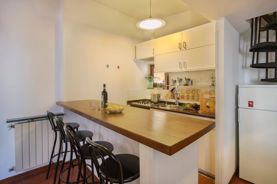 Kitchen or kitchenette, Dining area, stove
