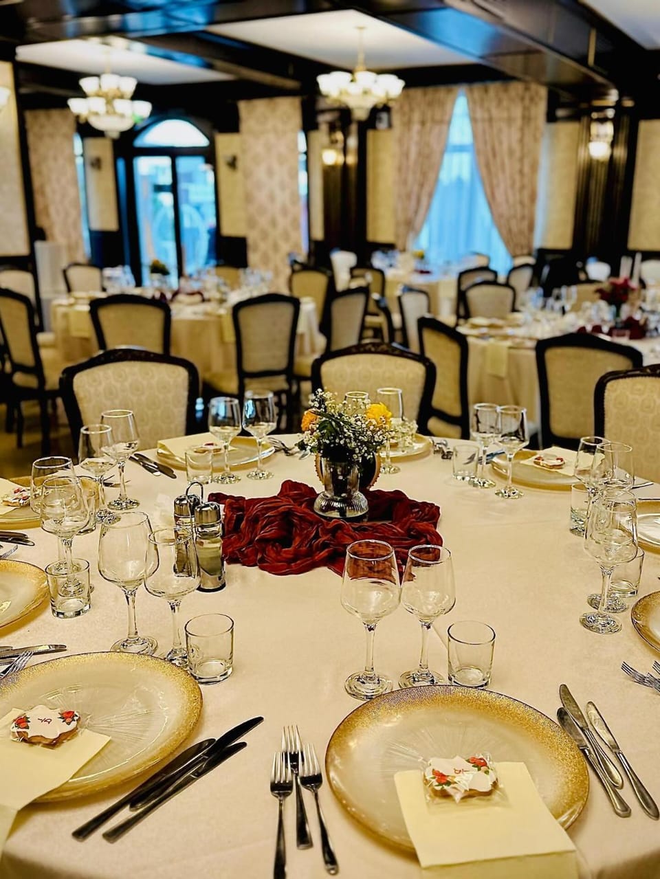 Restaurant/places to eat, Banquet/Function facilities