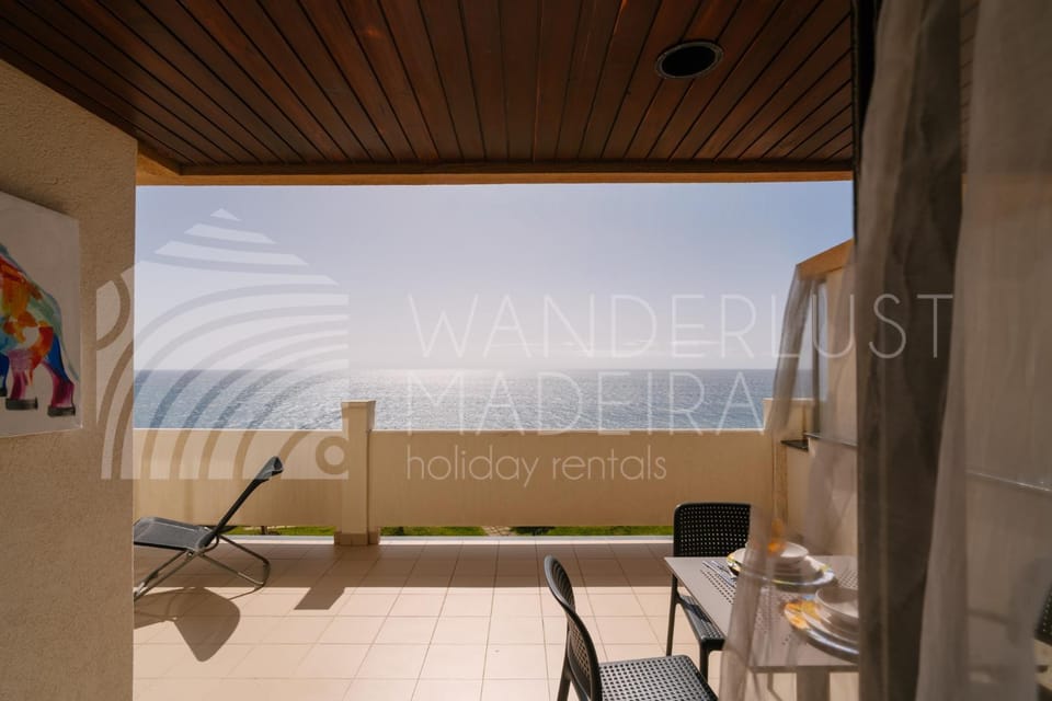 Natural landscape, View (from property/room), Balcony/Terrace, Seating area, Dining area, Sea view
