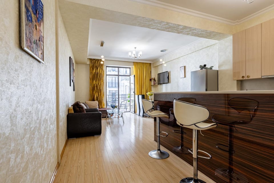 Kitchen or kitchenette, Living room, Seating area, Dining area, minibar, oven