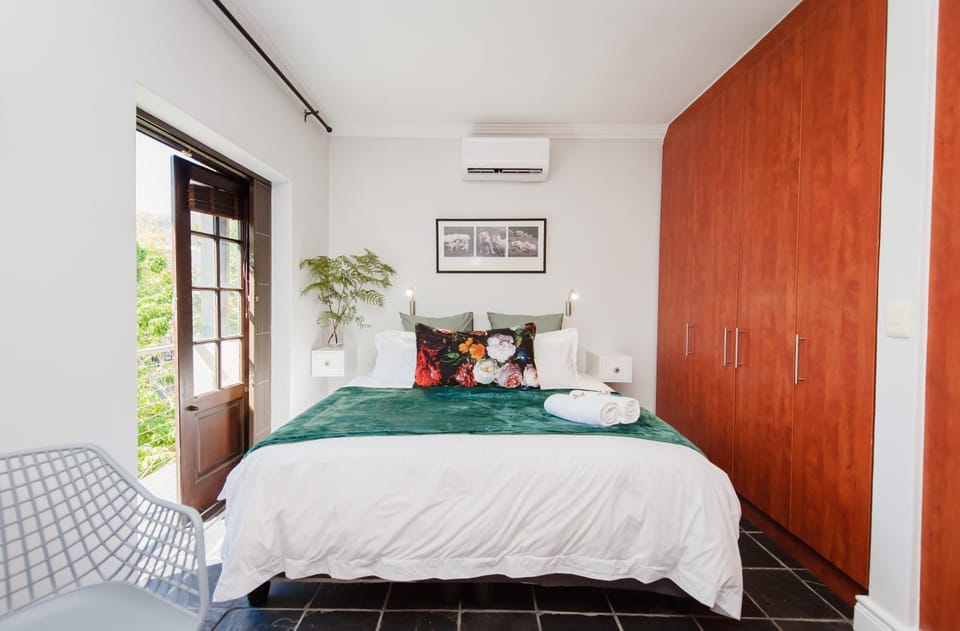 Central Stellenbosch Apartment with secure parking Apartment in Stellenbosch