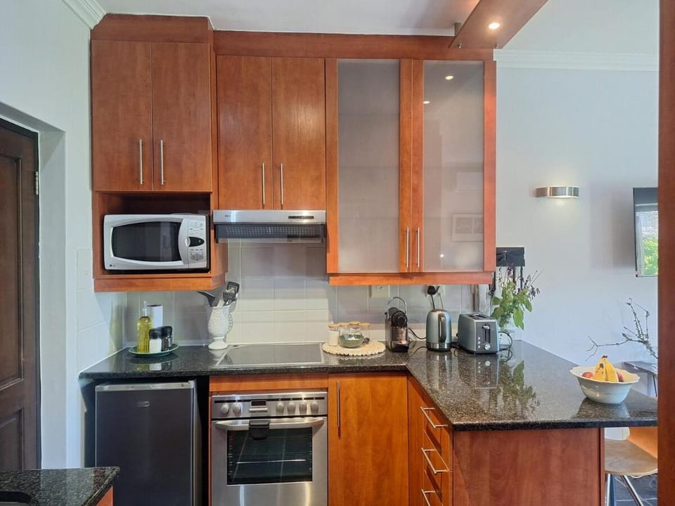 Central Stellenbosch Apartment with secure parking Apartment in Stellenbosch