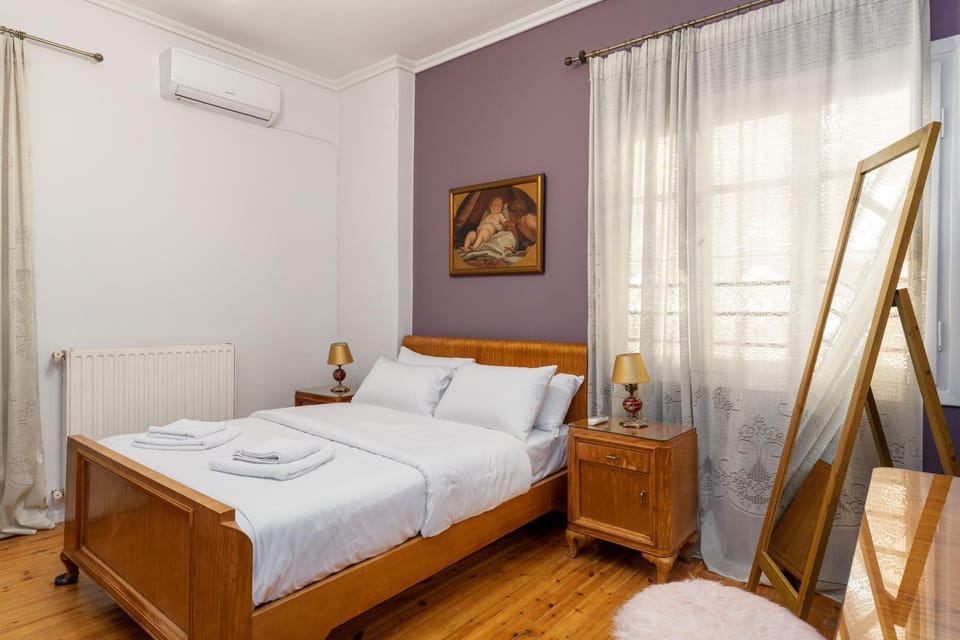 Bed, Bedroom, air conditioner