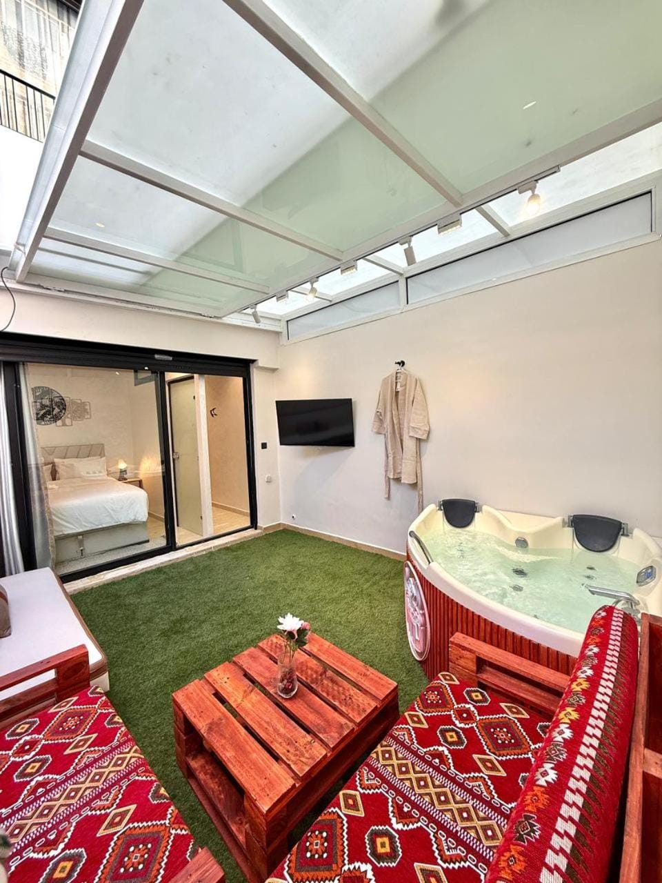 B7 Appartement luxueux avec jacuzzi privé, bourgogne Apartment in Casablanca