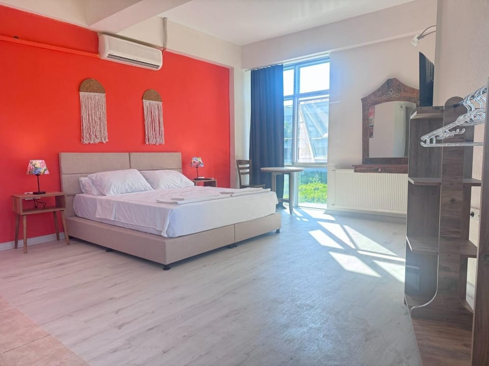 Bed, Photo of the whole room, wardrobe, air conditioner