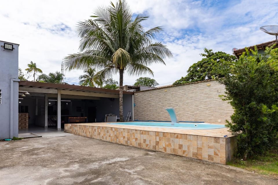Facade/entrance, View (from property/room)