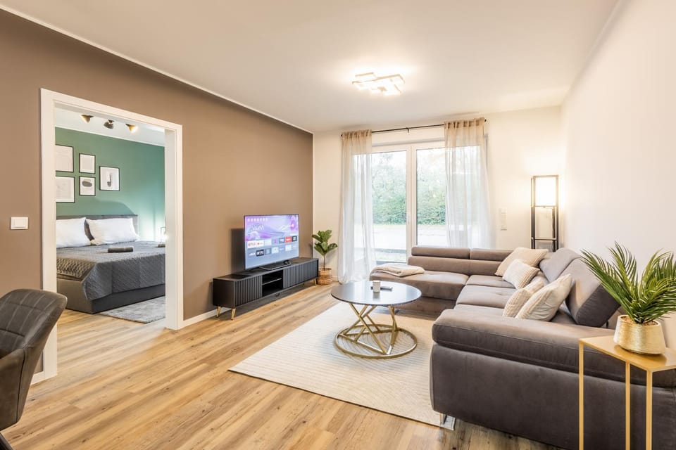 TV and multimedia, Seating area, Evening entertainment