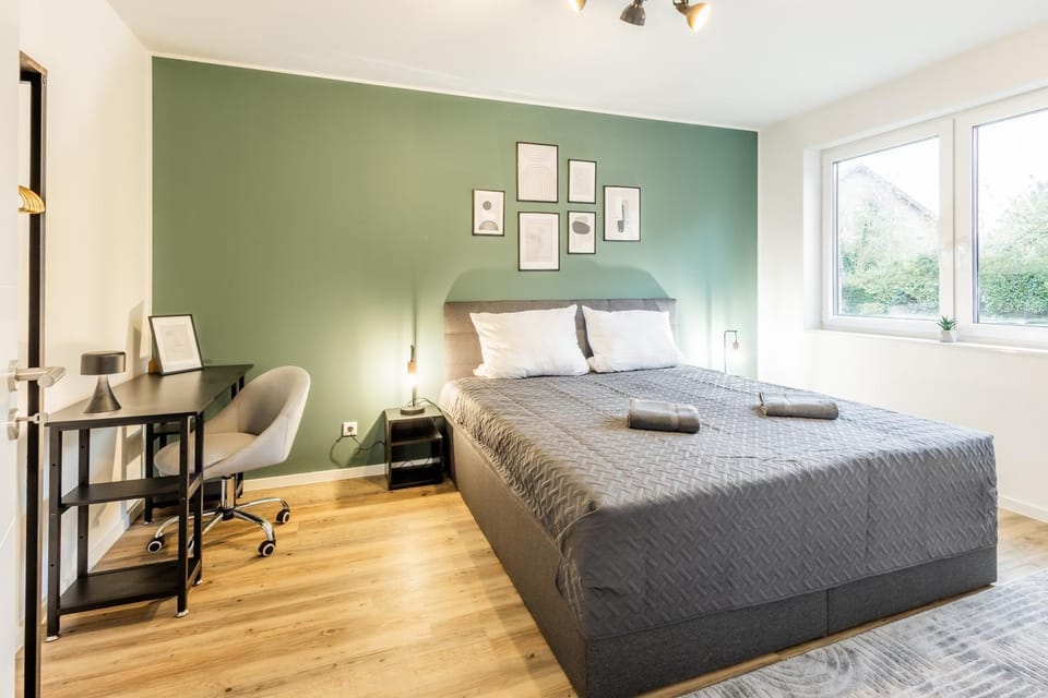 Bed, Photo of the whole room, Bedroom
