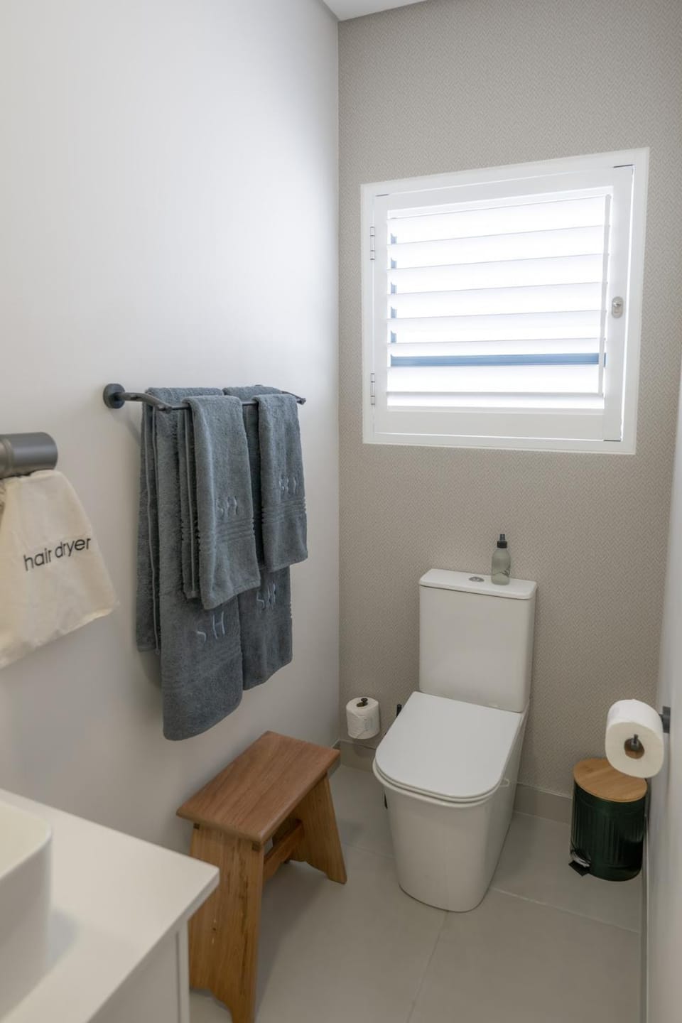 Toilet, Bathroom, towels