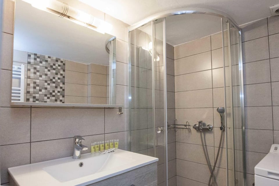 Trendy Cozy 2 Bd Apt in Panormou Metro Station Apartment in Athens
