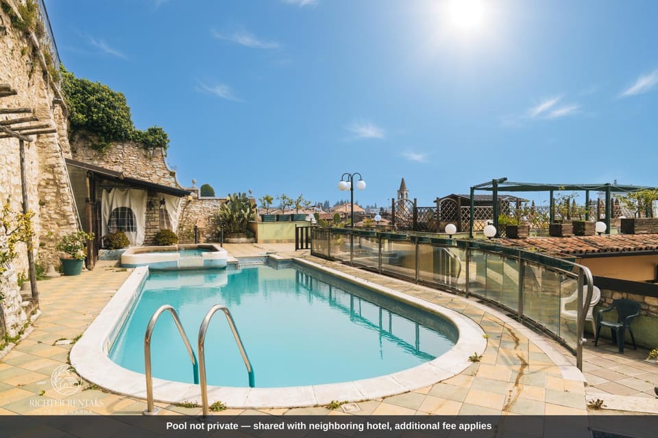 Pool view, Swimming pool, sunbed