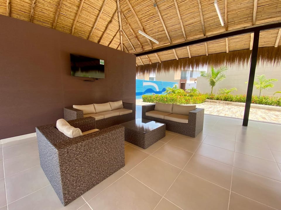 Communal lounge/ TV room