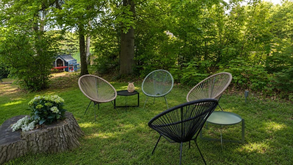 Garden, Seating area