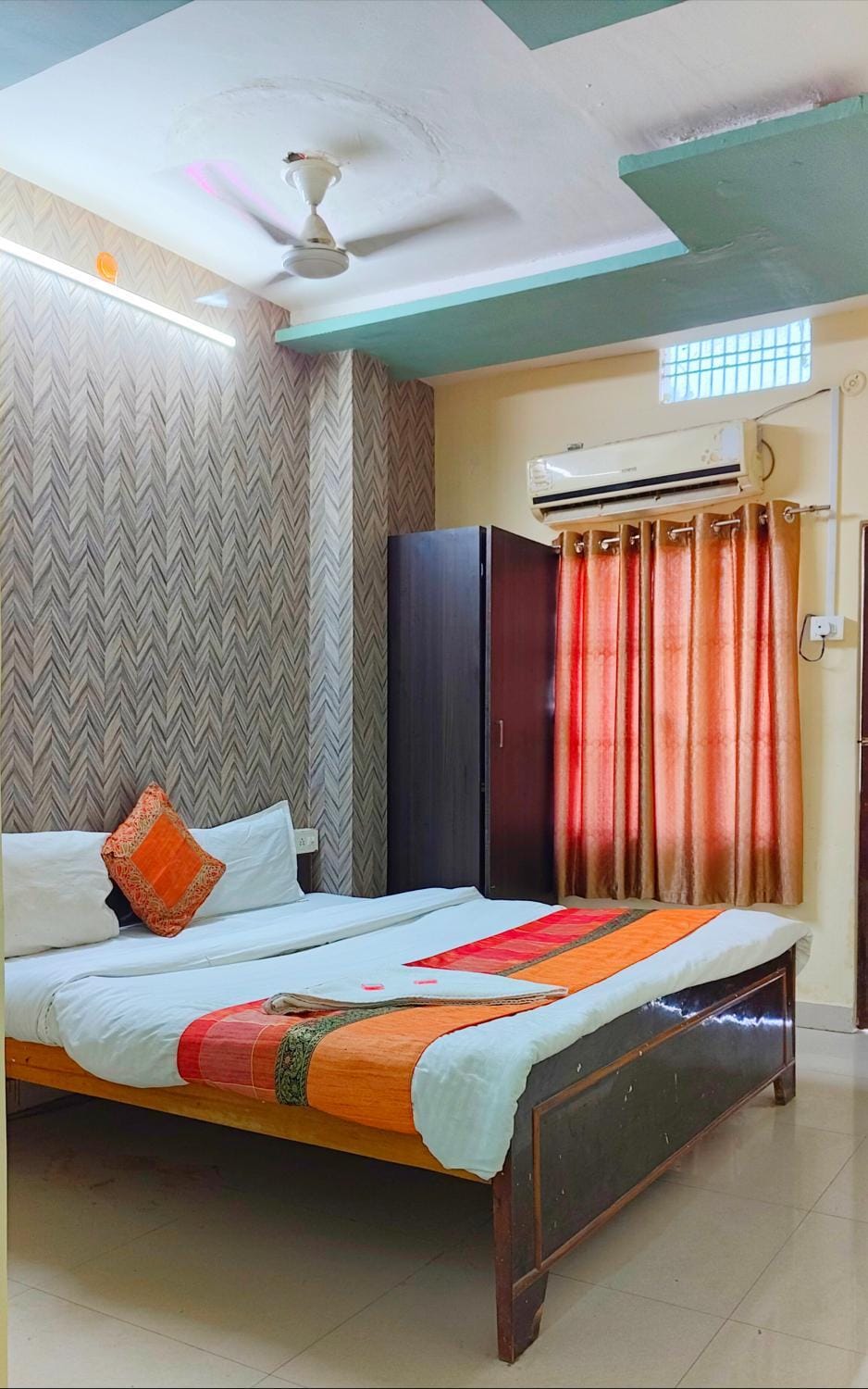 Hotel Lake view Apartment in Varanasi