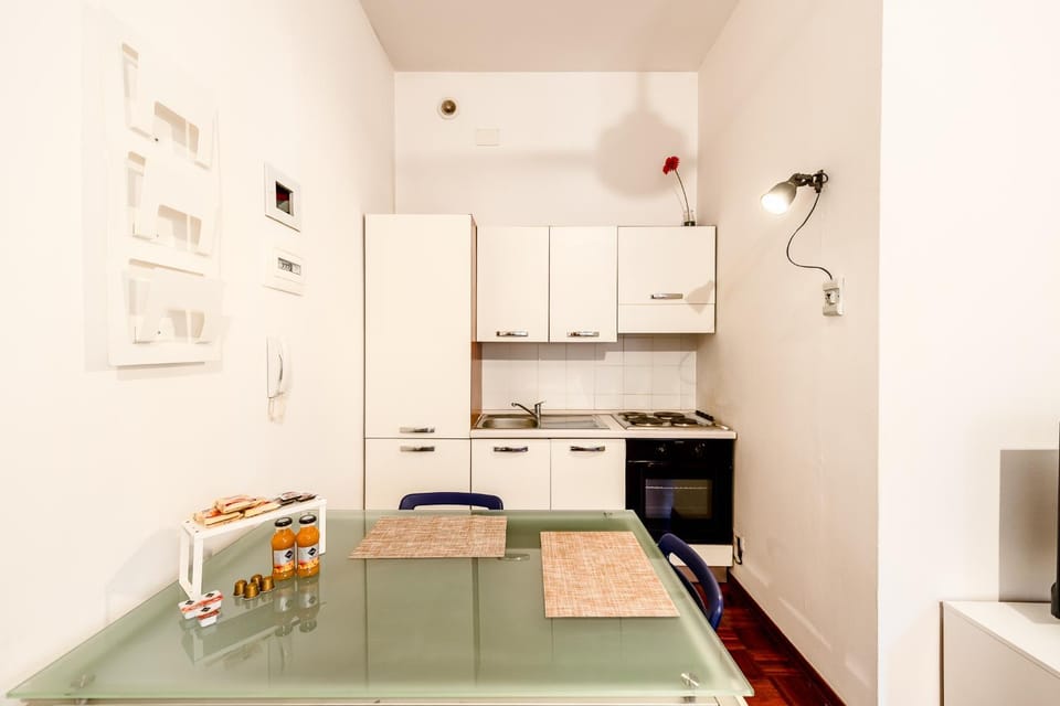 Dining area, kitchen