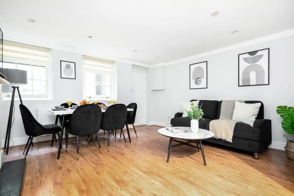 Living room, Seating area, Dining area