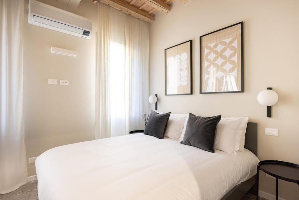 PALAZZO CIVIDALE Central Luxury Suite 01 Apartment in Vicenza