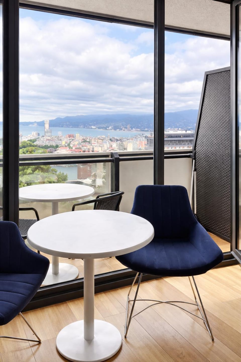 Natural landscape, View (from property/room), Balcony/Terrace, Living room, Seating area, City view