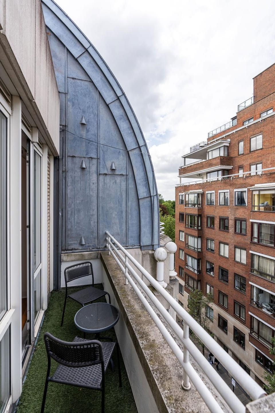 Hideaway Opposite Hyde Park 3 Bed, Balcony & Lift by City Peace Apartment in City of Westminster