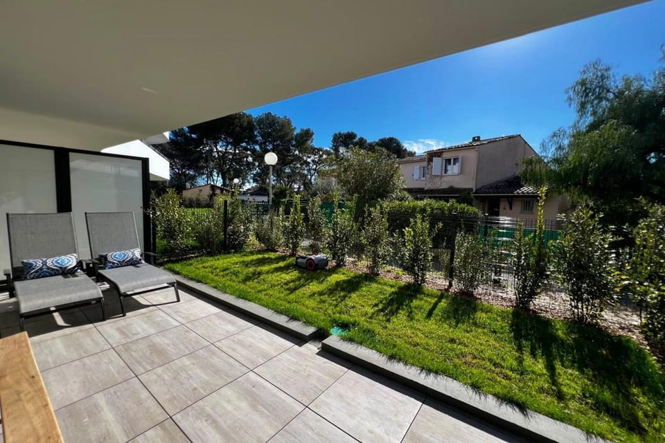 Villeneuve-Loubet Garden Level Apartment 4 Guests Swimming Pool House in Villeneuve-Loubet