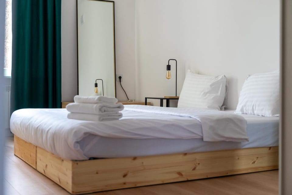 Bed, Photo of the whole room, Bedroom, towels