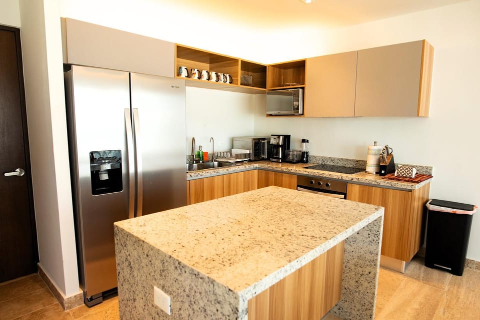 Coffee/tea facilities, Kitchen or kitchenette, oven, stove, toaster
