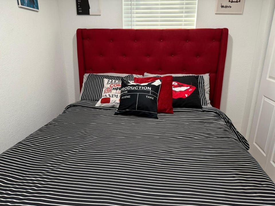 Cozy Guesthouse Downtown Tampa Bed and Breakfast in Tampa