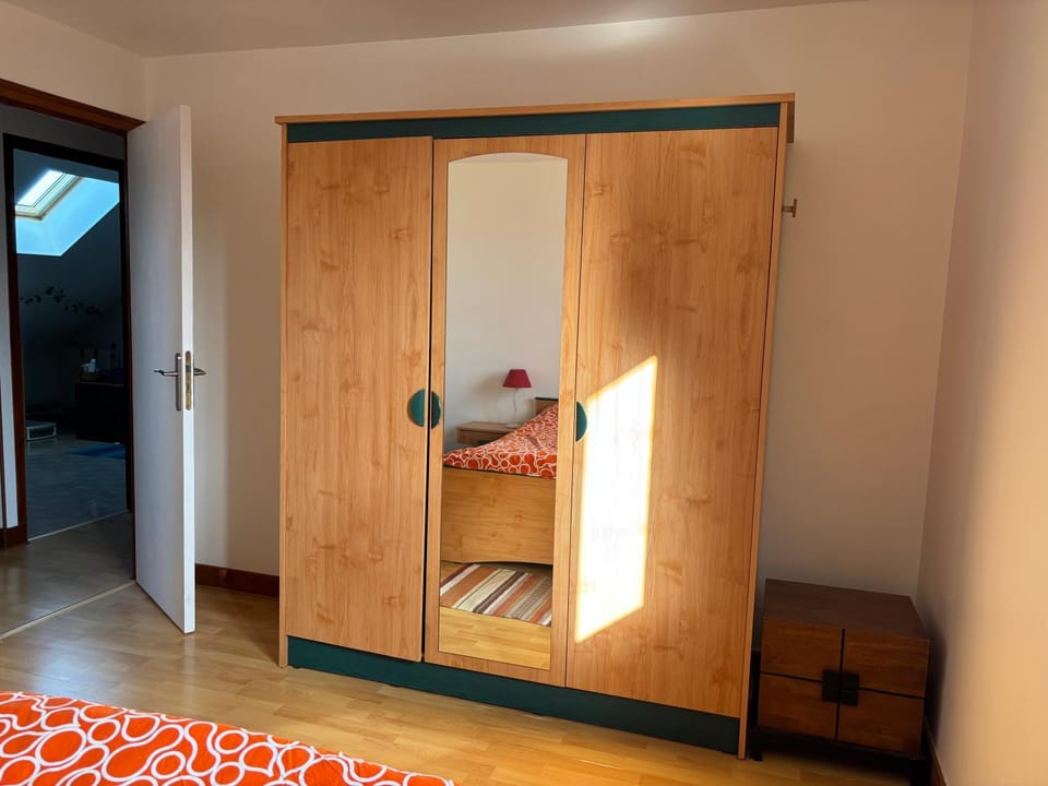 Bedroom, wardrobe