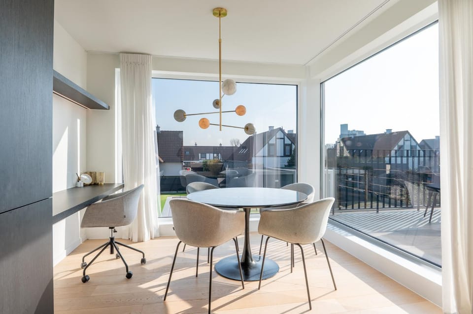 Luxurious 2BR Apartment with Pool and parking Apartment in Bredene