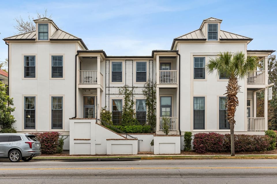 Superior King Room at The Emerald Apartment in Beaufort