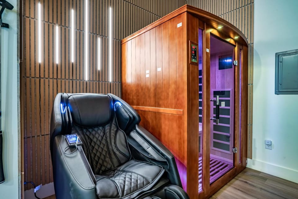 Massage, Sauna, Spa and wellness centre/facilities