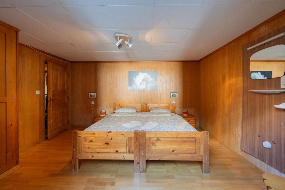 Bedroom, wardrobe