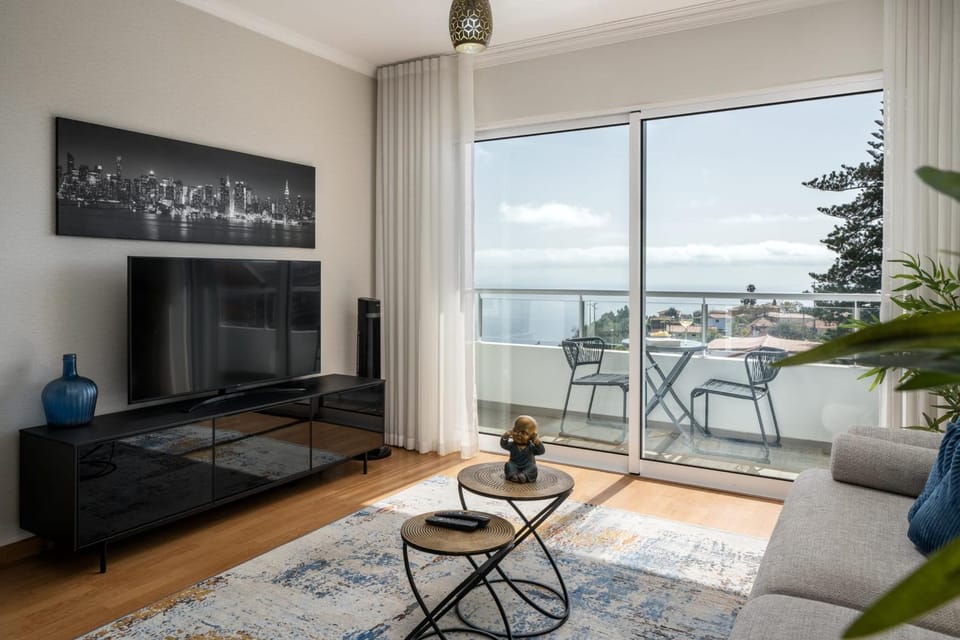 TV and multimedia, View (from property/room), Balcony/Terrace, Living room, Seating area