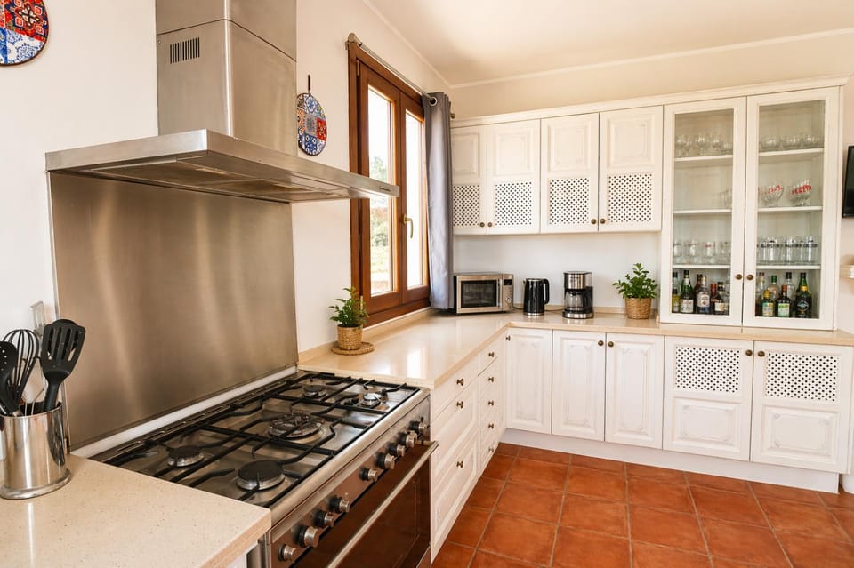 Communal kitchen, kitchen