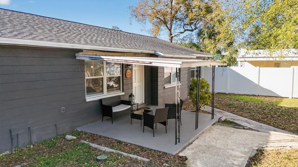 Patio, Dining area