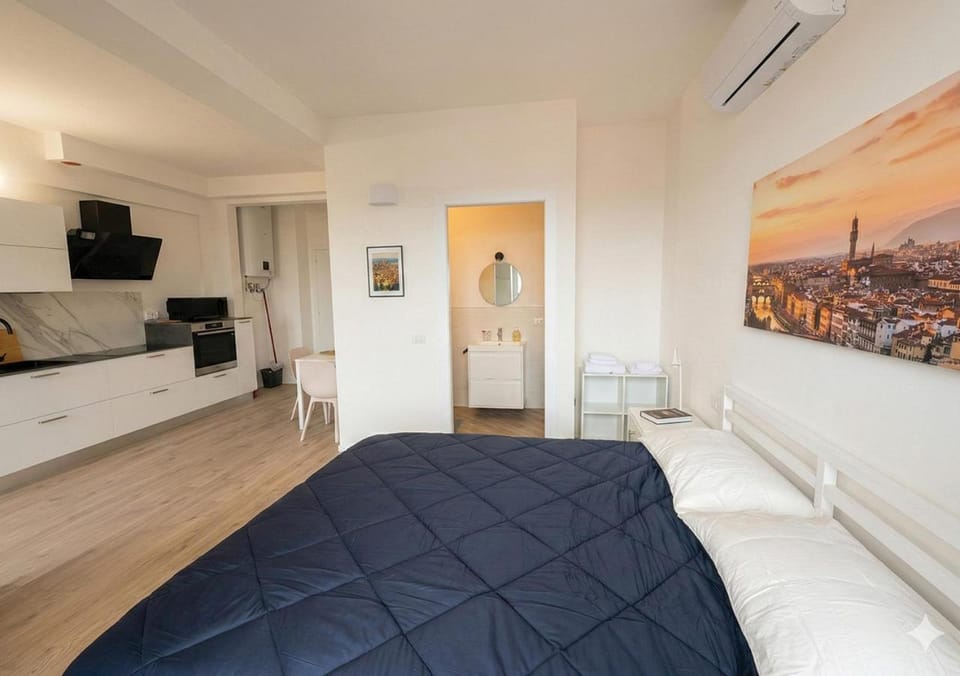 Bed, Bathroom, Dining area, Bedroom, kitchen, air conditioner