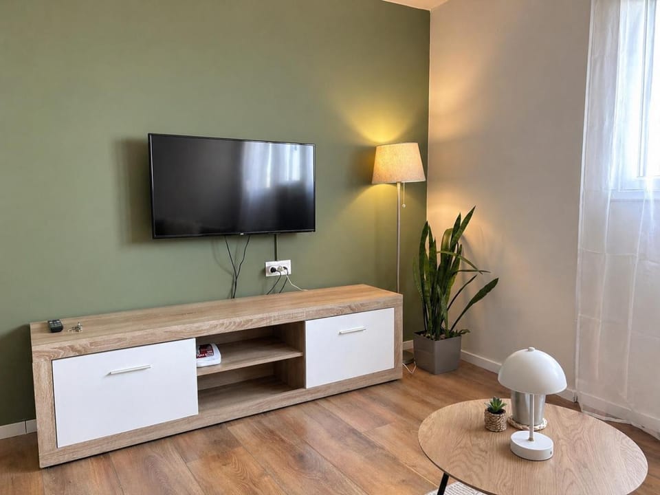 Port View 1 Bedroom Apartment with Sofa Bed, Buka Hospitality Apartment in Thessaloniki