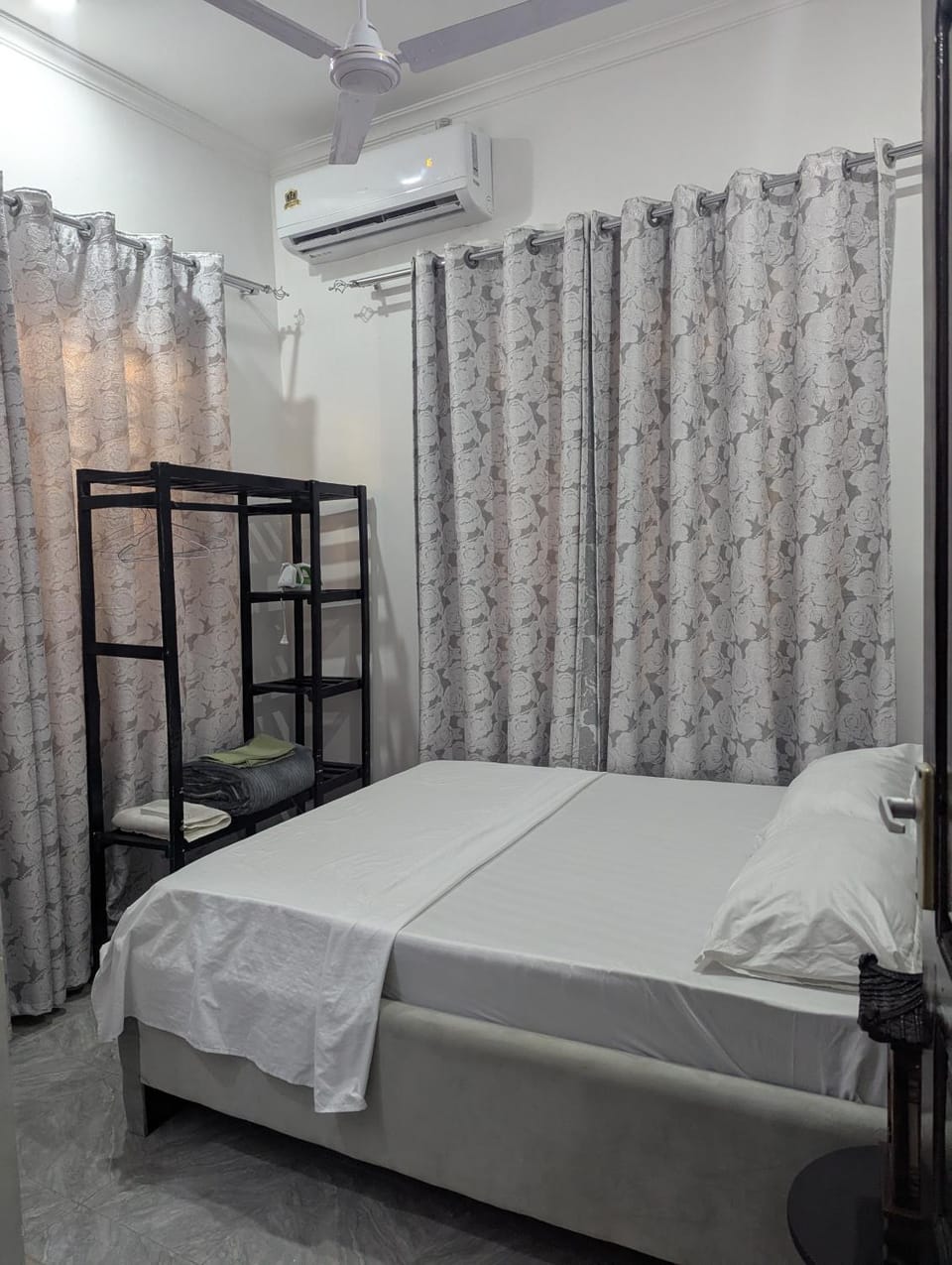 Modern 1BR Apartment in Sinza with fast WiFi Apartment in City of Dar es Salaam