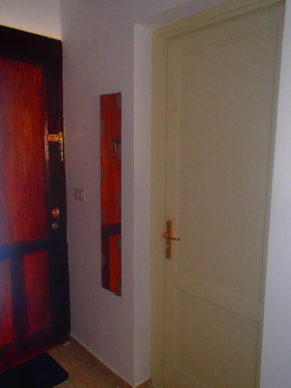 Toilet, Facade/entrance