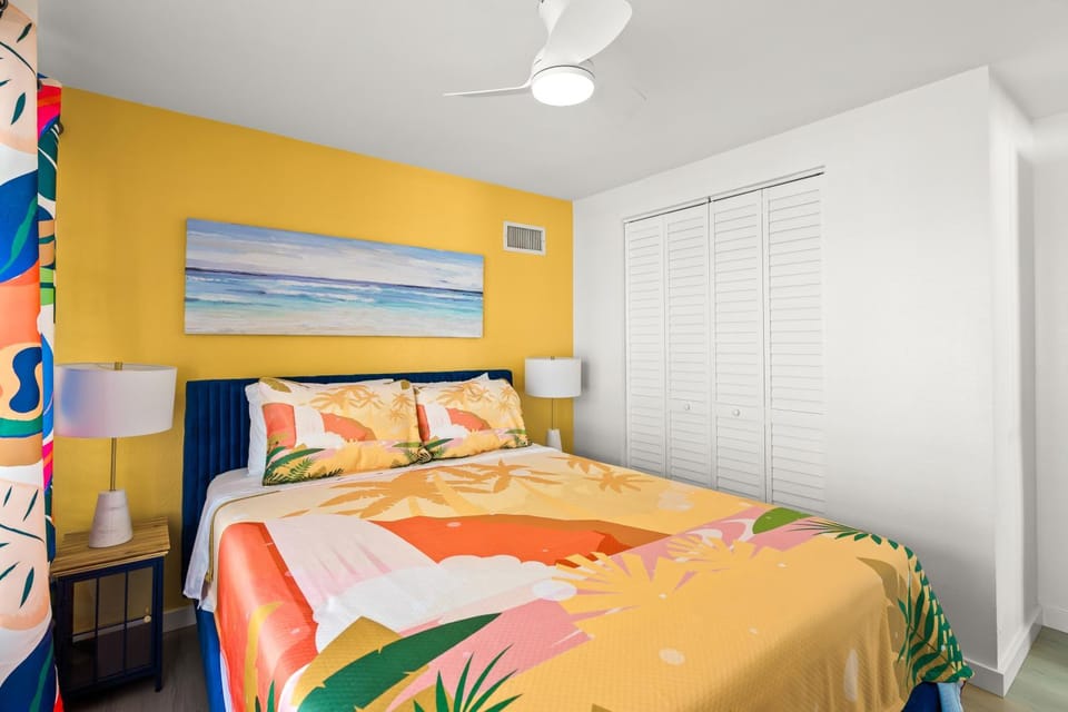 Walk to the Beach - Osprey Villa in Siesta Key Apartment in Siesta Beach